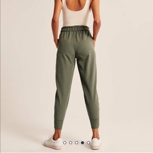 Abercrombie Fitch Traveler Joggers 